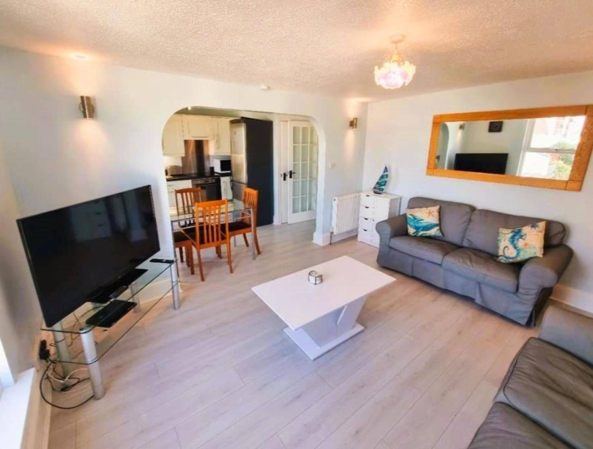 אילפרקומב Sea Views, Big 2 Bed Flat Close To Beach & Harbour מראה חיצוני תמונה