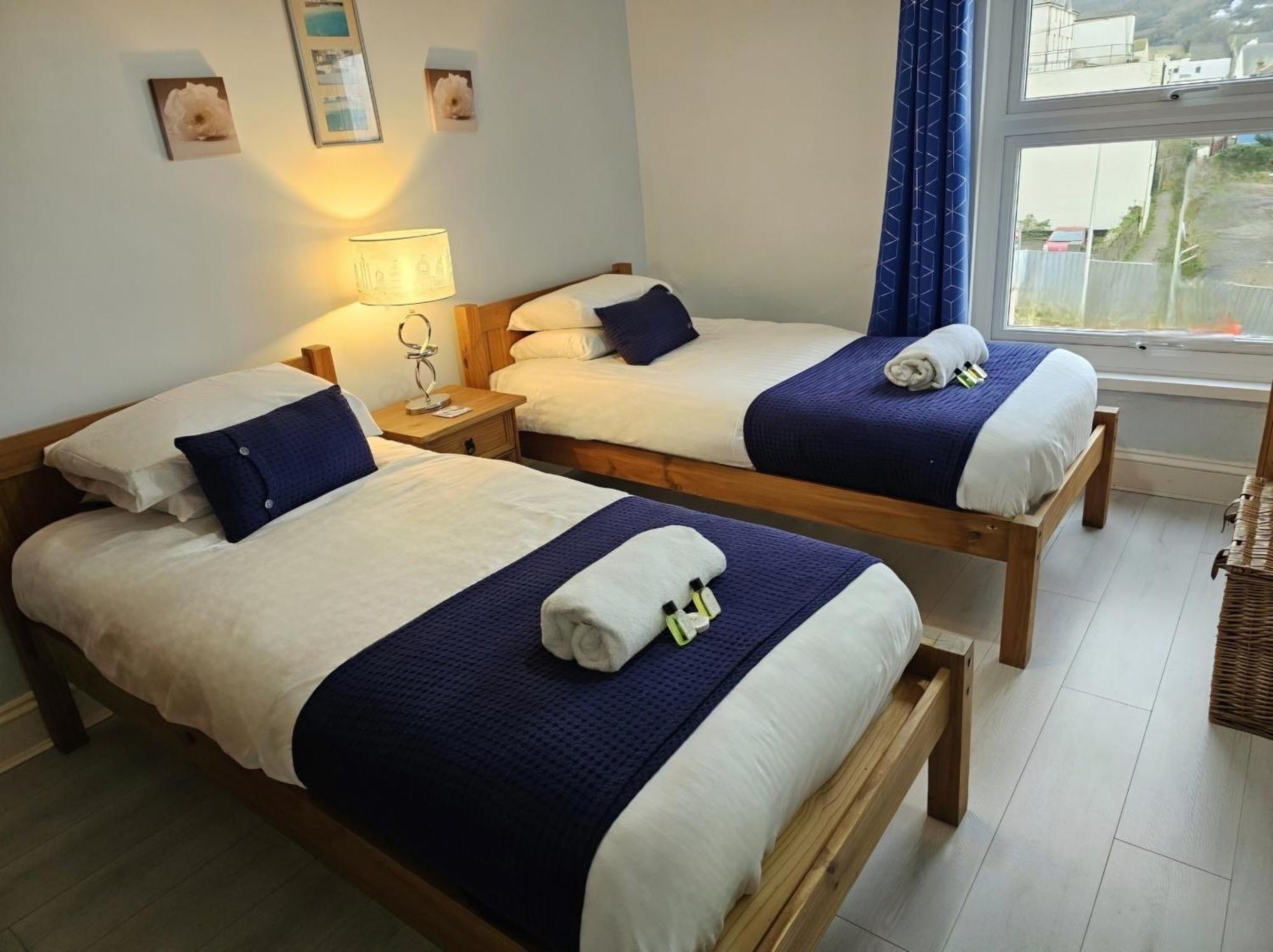 אילפרקומב Sea Views, Big 2 Bed Flat Close To Beach & Harbour מראה חיצוני תמונה